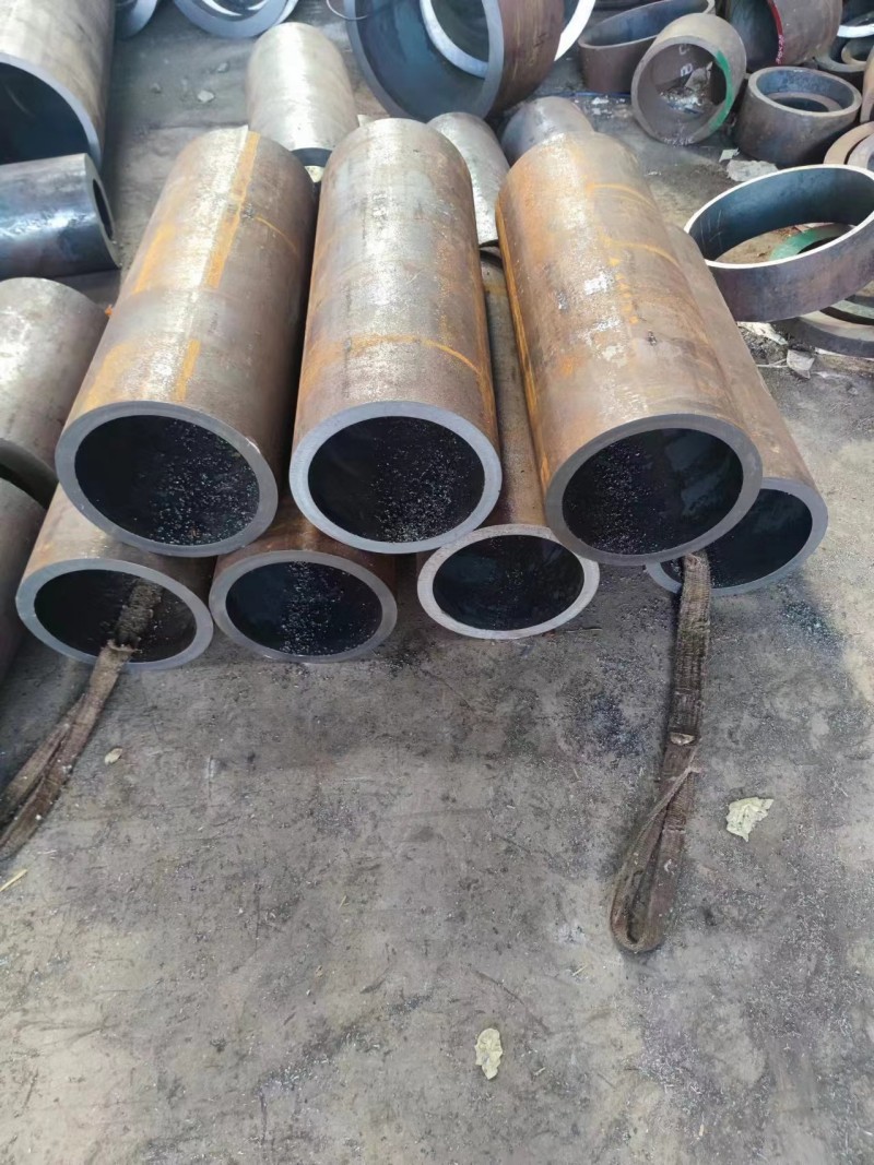 定结定结定结12Cr1MovG无缝钢管切割
